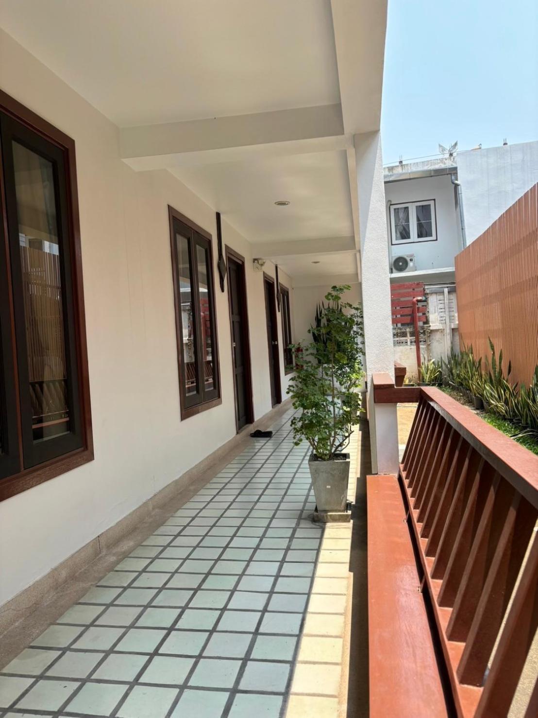 Yindee Stylish Guesthouse Чиангмай Екстериор снимка