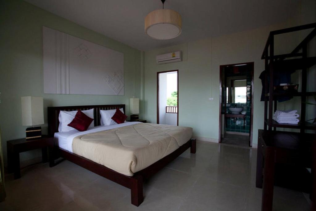 Yindee Stylish Guesthouse Чиангмай Стая снимка